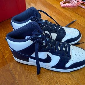 Nike dunks dark navy blue worn once